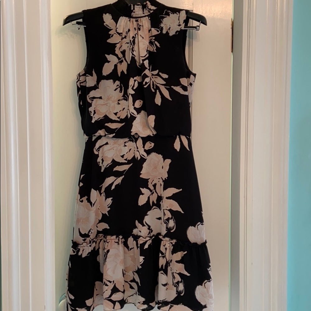 Sleeveless, floral dress